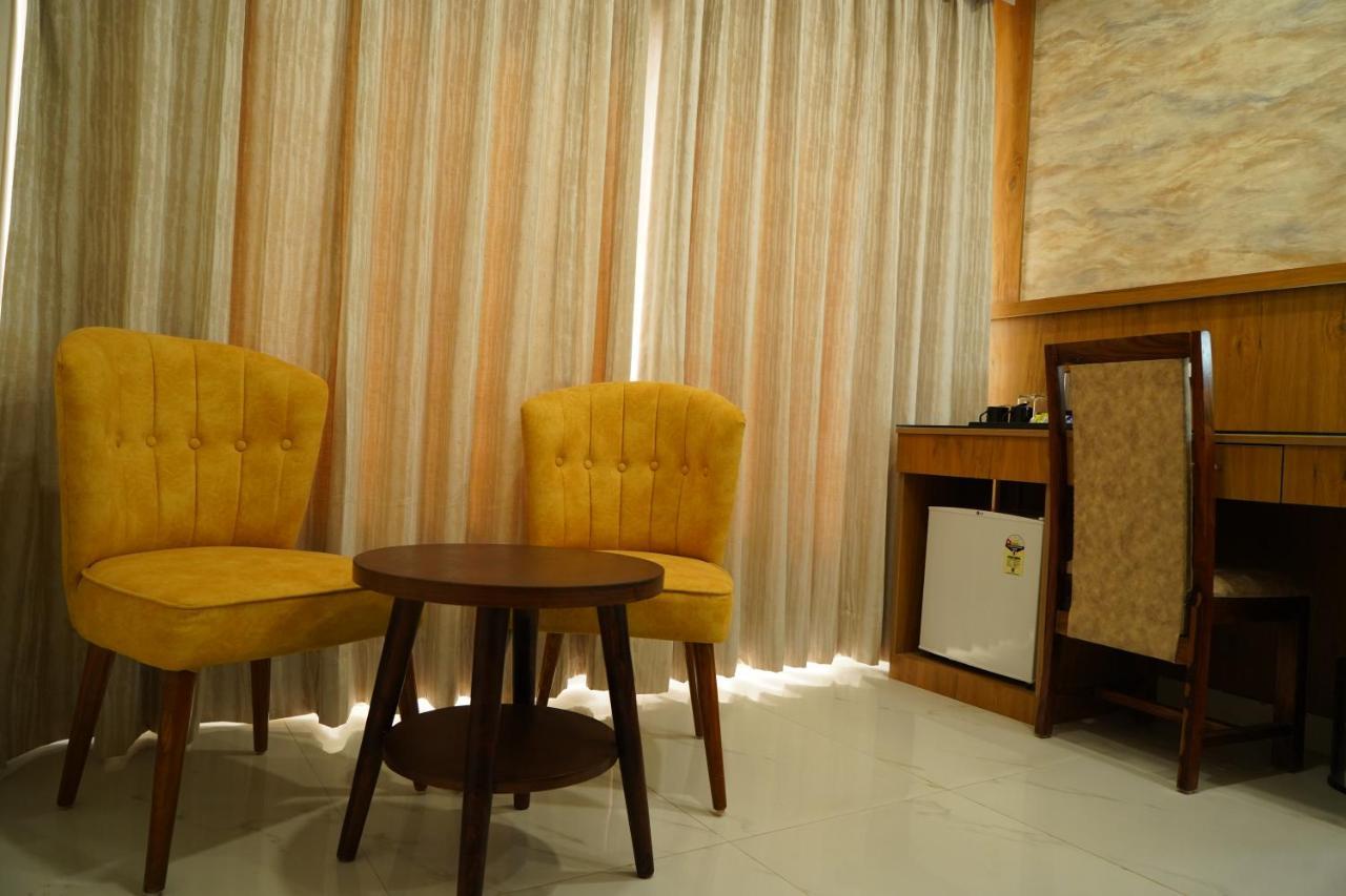 Hotel Shanti Sagar Kharar Zewnętrze zdjęcie